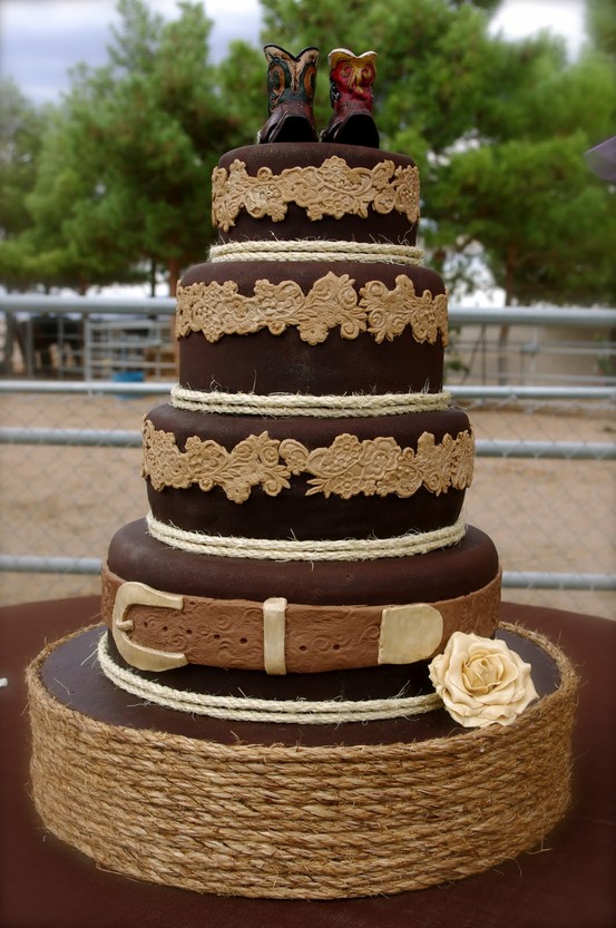 A Creative Western Wedding: Feminine and Sweet Country Wedding Cake