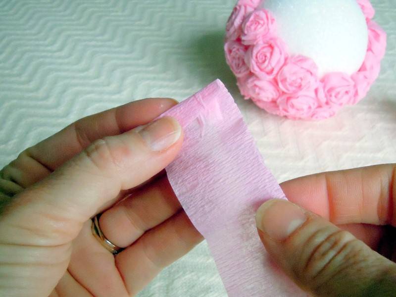 Wedding DIY: Crepe Paper Flower Balls