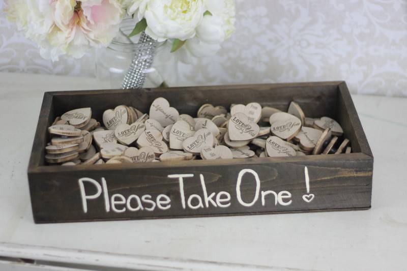 Wedding Favors: Buy Them or Do It Yourself?