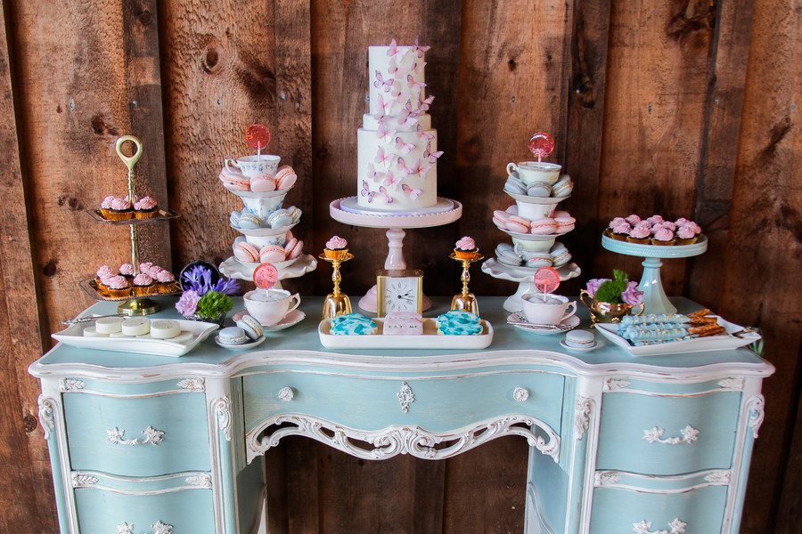 Alice in Wonderland: Pretty in Pastel