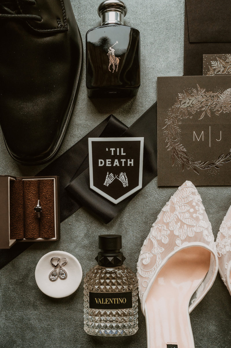 Cigars and Skulls: An Offbeat Pacific Northwest Wedding