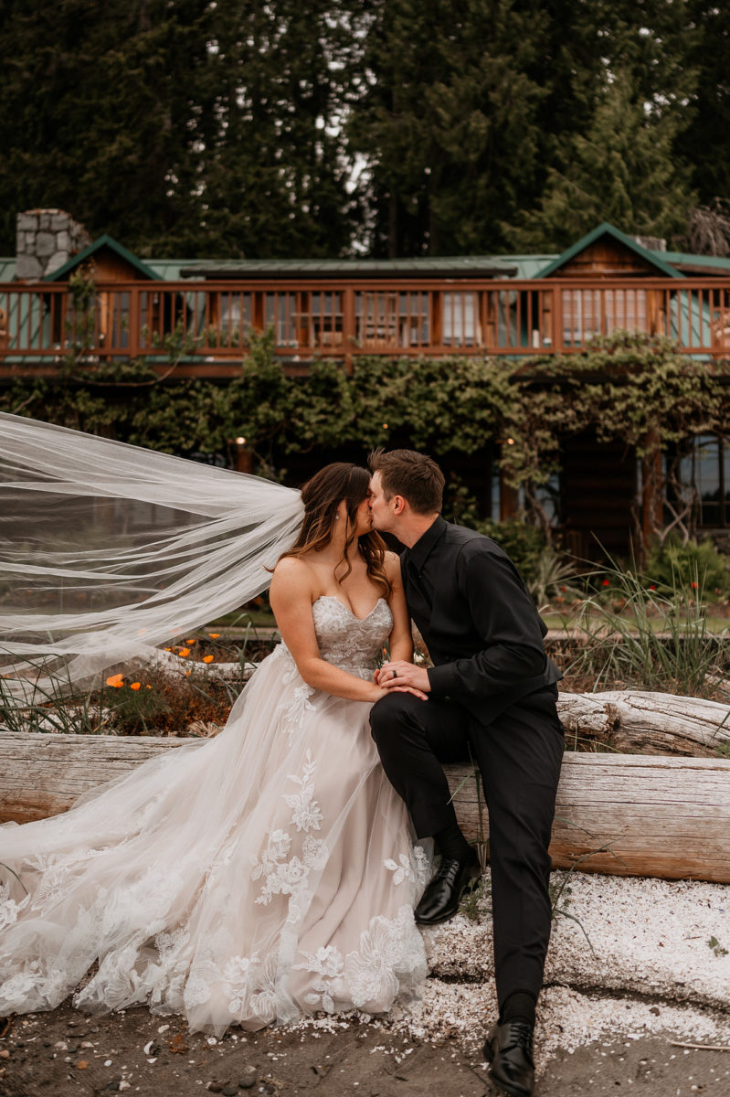 Cigars and Skulls: An Offbeat Pacific Northwest Wedding