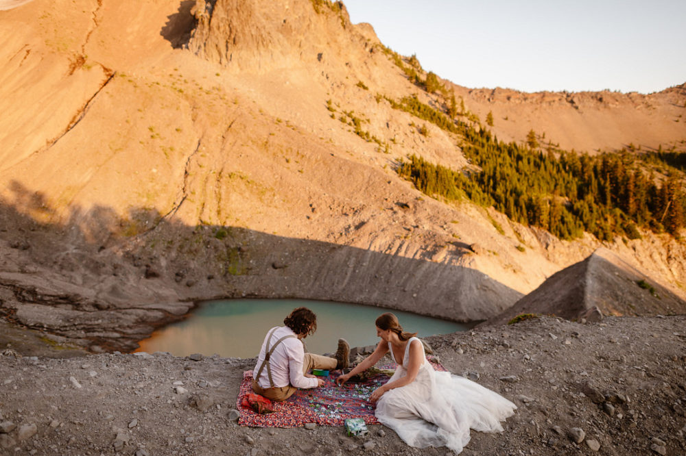 Stunning Sunrise Oregon Mountain Elopement