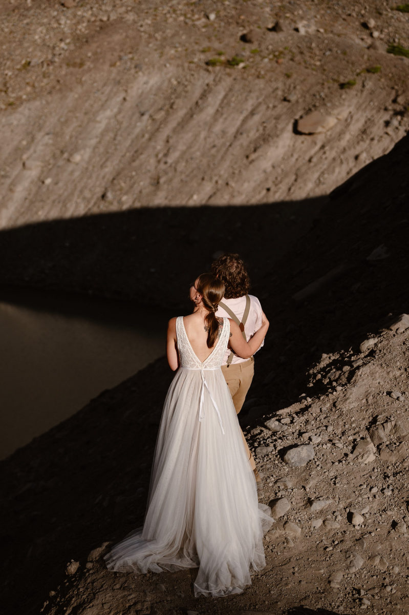 Stunning Sunrise Oregon Mountain Elopement