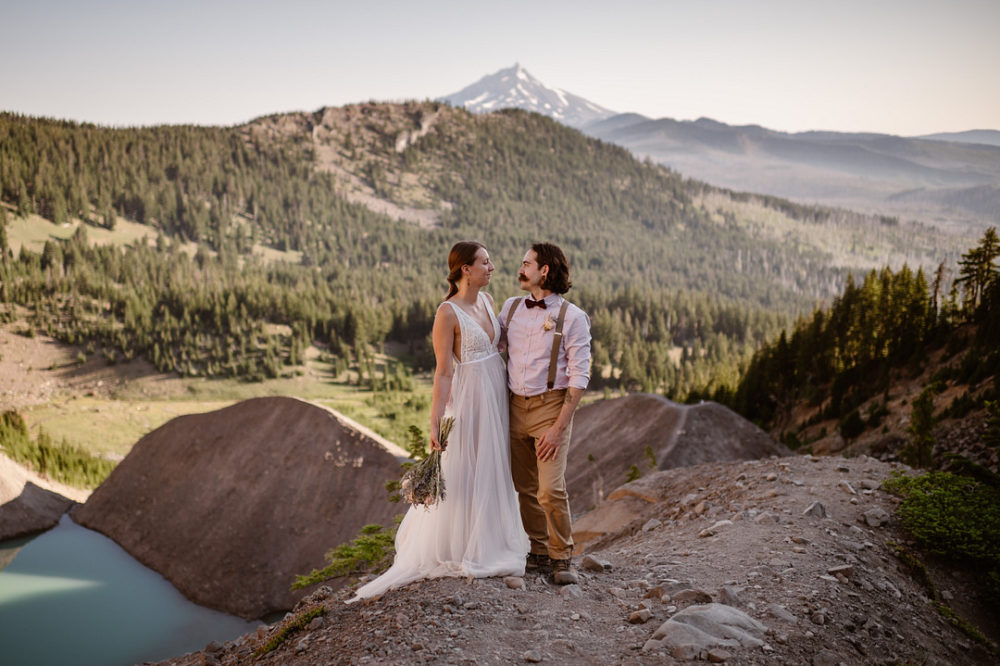 Stunning Sunrise Oregon Mountain Elopement