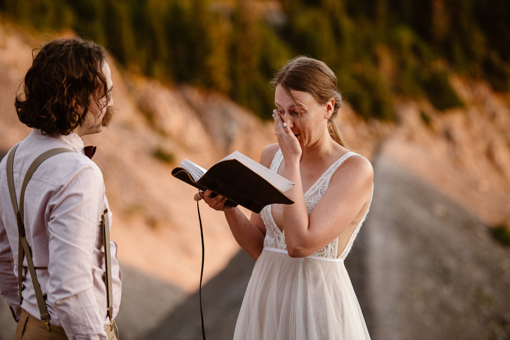 Stunning Sunrise Oregon Mountain Elopement