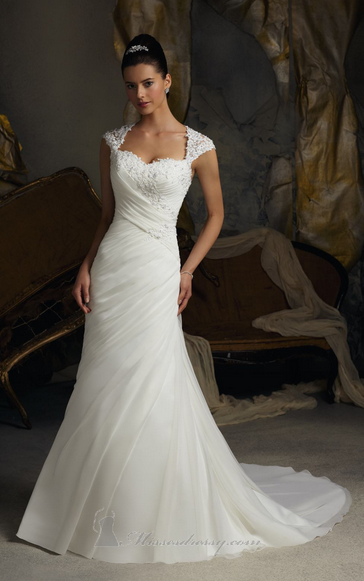 How to Choose the Perfect Wedding Gown for You