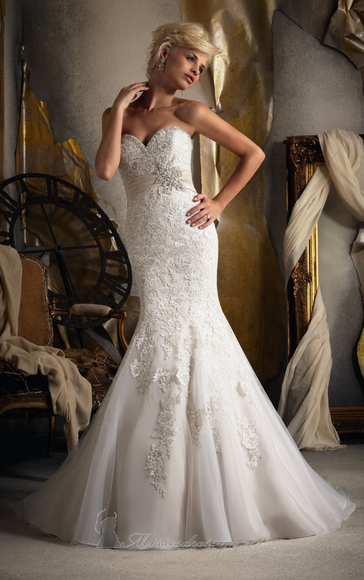 How to Choose the Perfect Wedding Gown for You