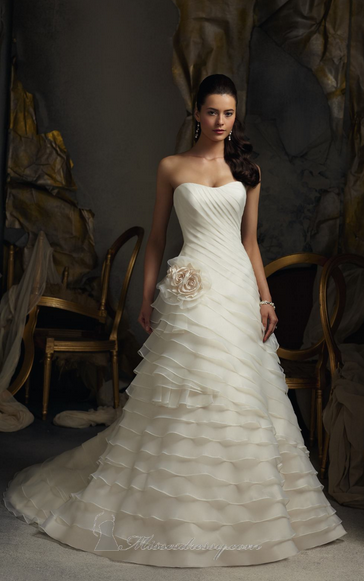 How to Choose the Perfect Wedding Gown for You