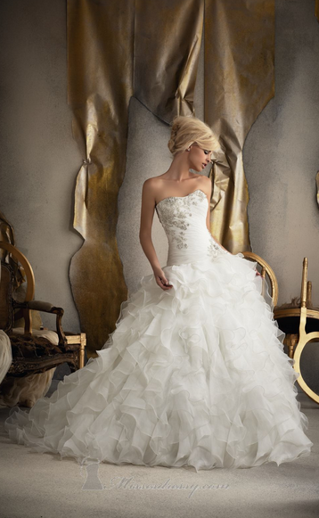 How to Choose the Perfect Wedding Gown for You