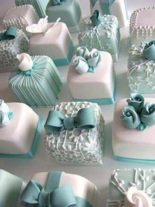 A Tiffany Blue Wedding Palette