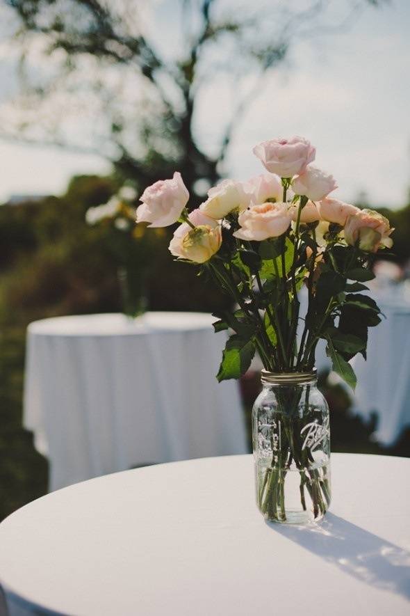 5 Stunning and Simple Wedding Centerpieces