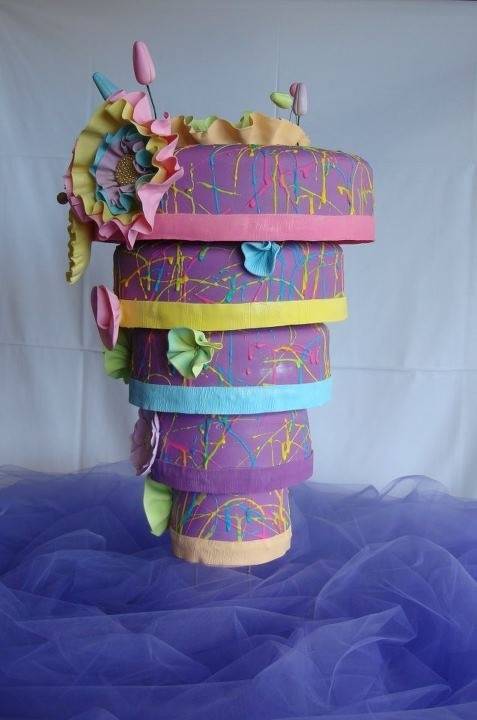 Topsy Turvy: 5 Beautiful Upside Down Wedding Cakes