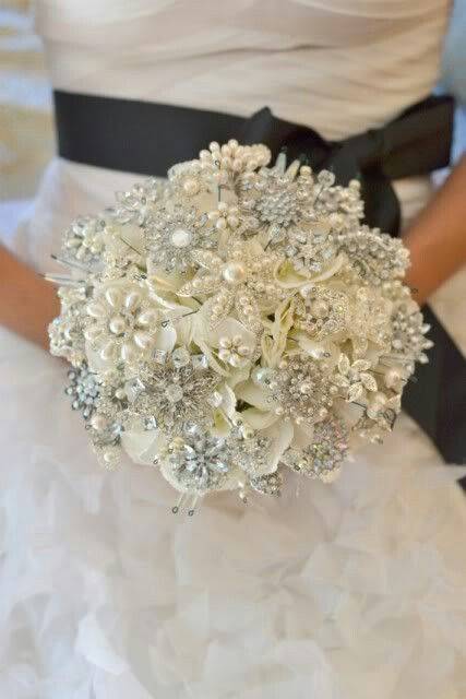 7 Stunning Brooch Bouquets