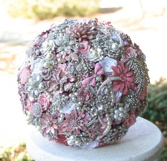 7 Stunning Brooch Bouquets