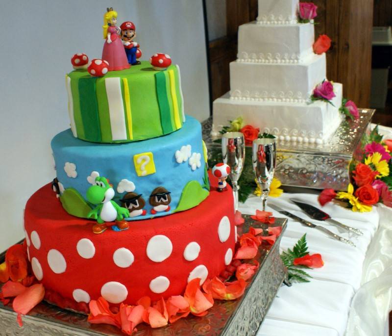 5 Adorable “Nerdy” Wedding Cake Ideas