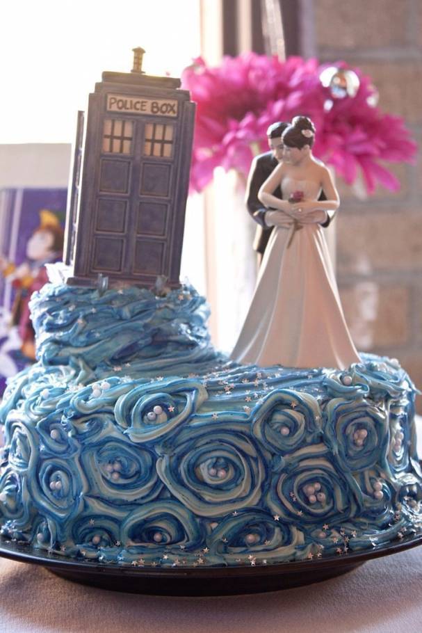 5 Adorable “Nerdy” Wedding Cake Ideas
