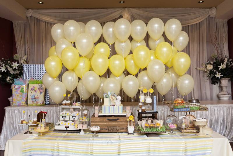 Create a Wall of Balloons Wedding Backdrop