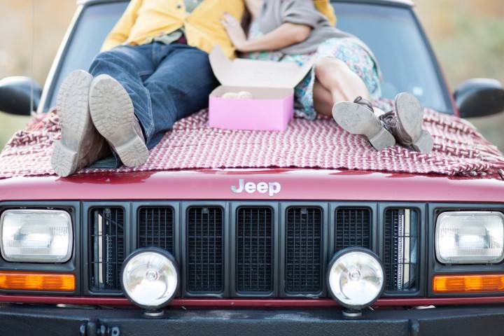 6 Beautiful Spring Engagement Photo Ideas