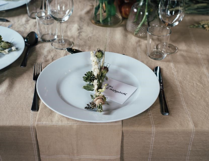 Wedding Meal Etiquette   A Crash Course for Dinner Dos and Donts
