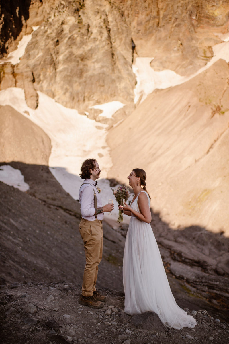 Stunning Sunrise Oregon Mountain Elopement
