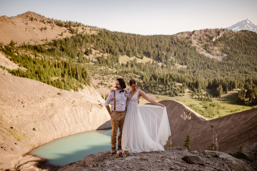 Stunning Sunrise Oregon Mountain Elopement