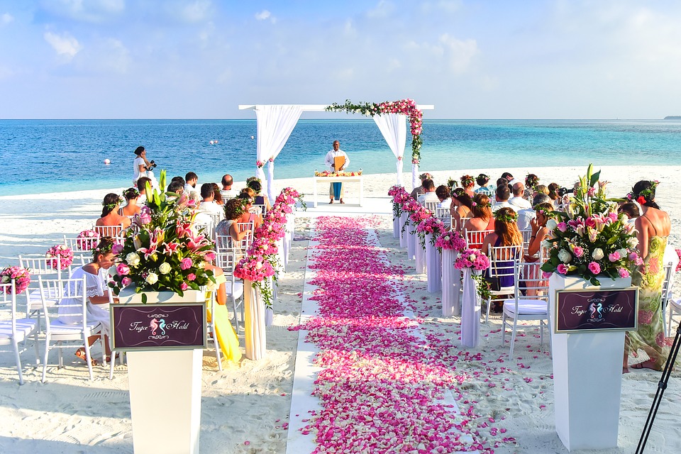 Tips for a Memorable Chic Beach Wedding