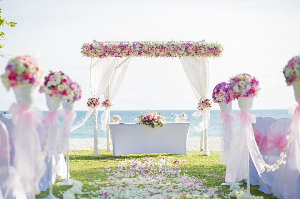 Tips for a Memorable Chic Beach Wedding