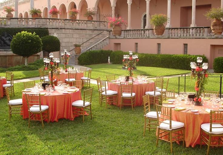 Hot Wedding Color Palette Trend: Coral and Gold