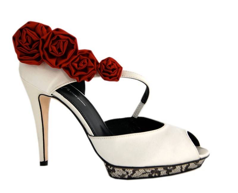 5 Beautiful and Unusual Wedding Shoes