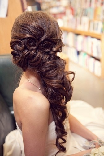 5 Beautiful Wedding Hair Options