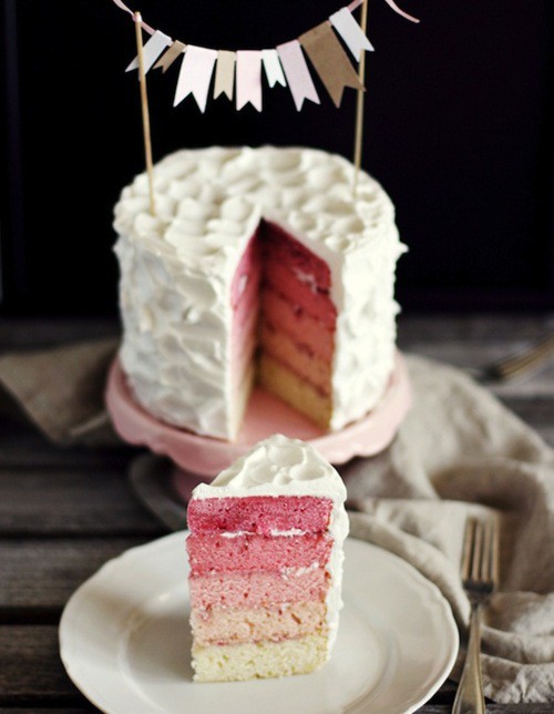 How to Make an Ombre Cake for Your Wedding Shower