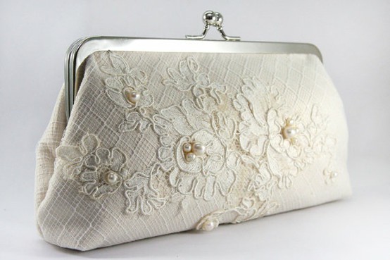 Three Wedding Ensemble Accessories Every Bride Needs Photo Three Wedding Ensemble Accessories Every Bride Needs