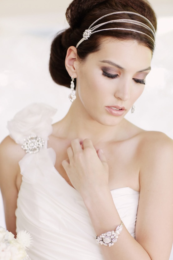 Three Wedding Ensemble Accessories Every Bride Needs Photo Three Wedding Ensemble Accessories Every Bride Needs