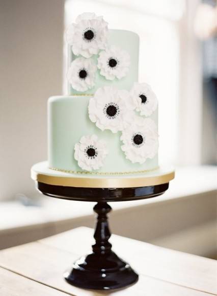 3 Essential Tips for Ordering Your Wedding Cake