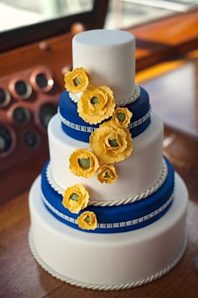 3 Essential Tips for Ordering Your Wedding Cake