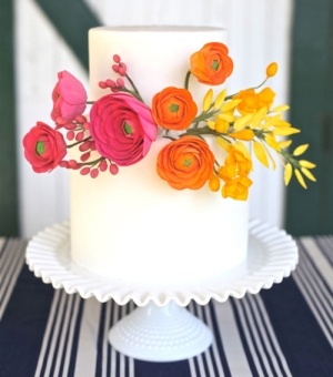 The Beauty of Simple Wedding Cakes