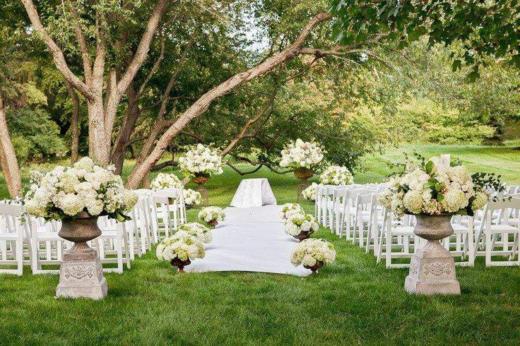 5 Cute Outdoor Wedding Ideas