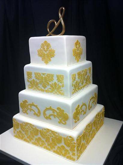 5 Outrageously Gorgeous Damask Wedding Cakes