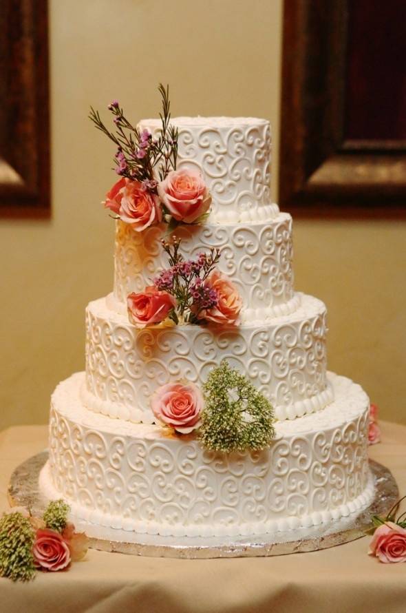 7 Charming Fall Wedding Cakes You Have to See to Believe