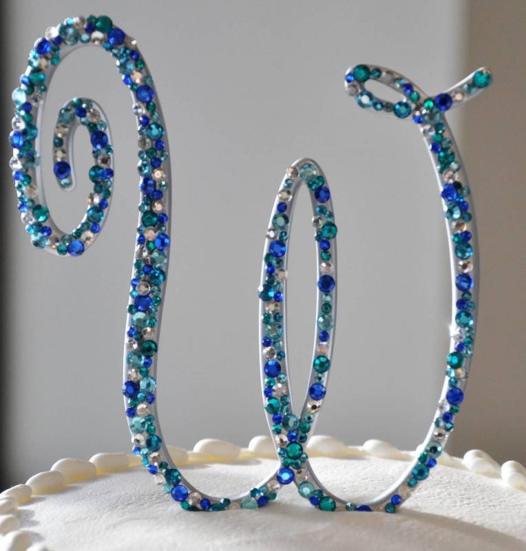 5 Beautiful Monogram Wedding Cake Toppers