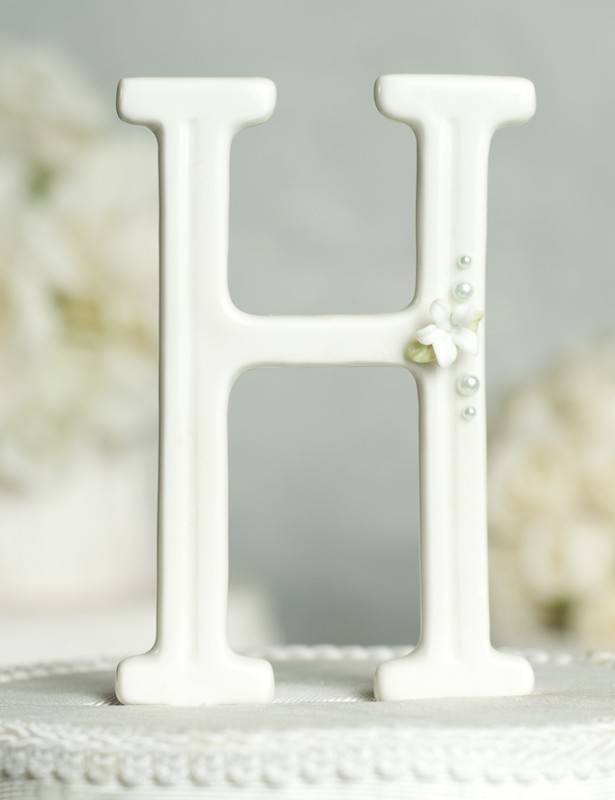 5 Beautiful Monogram Wedding Cake Toppers